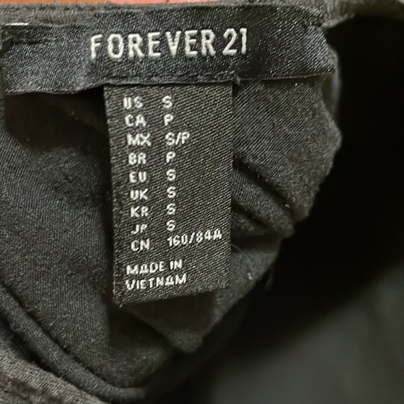 Forever 21 Grey Open Back T-Shirt - Picture 3 of 3